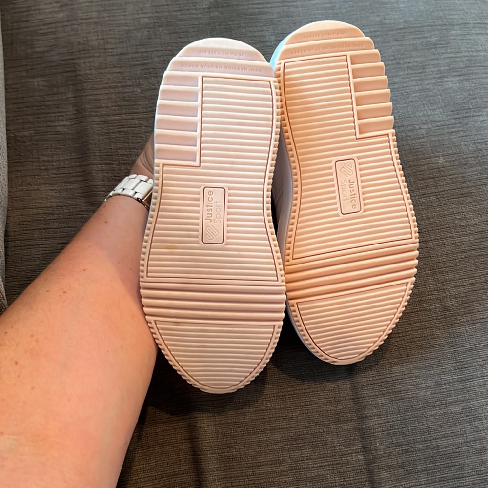 Justice - Picture 5 of 9